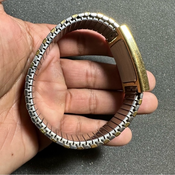 Armitron Diamond Quartz Tank Style Mens Watch Gold Tone White Dial 20/2682 Works - Picture 9 of 10